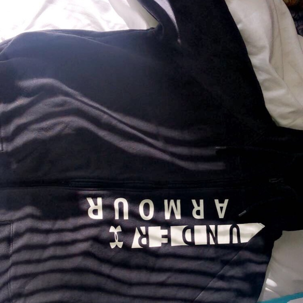 Underarmour black zip up